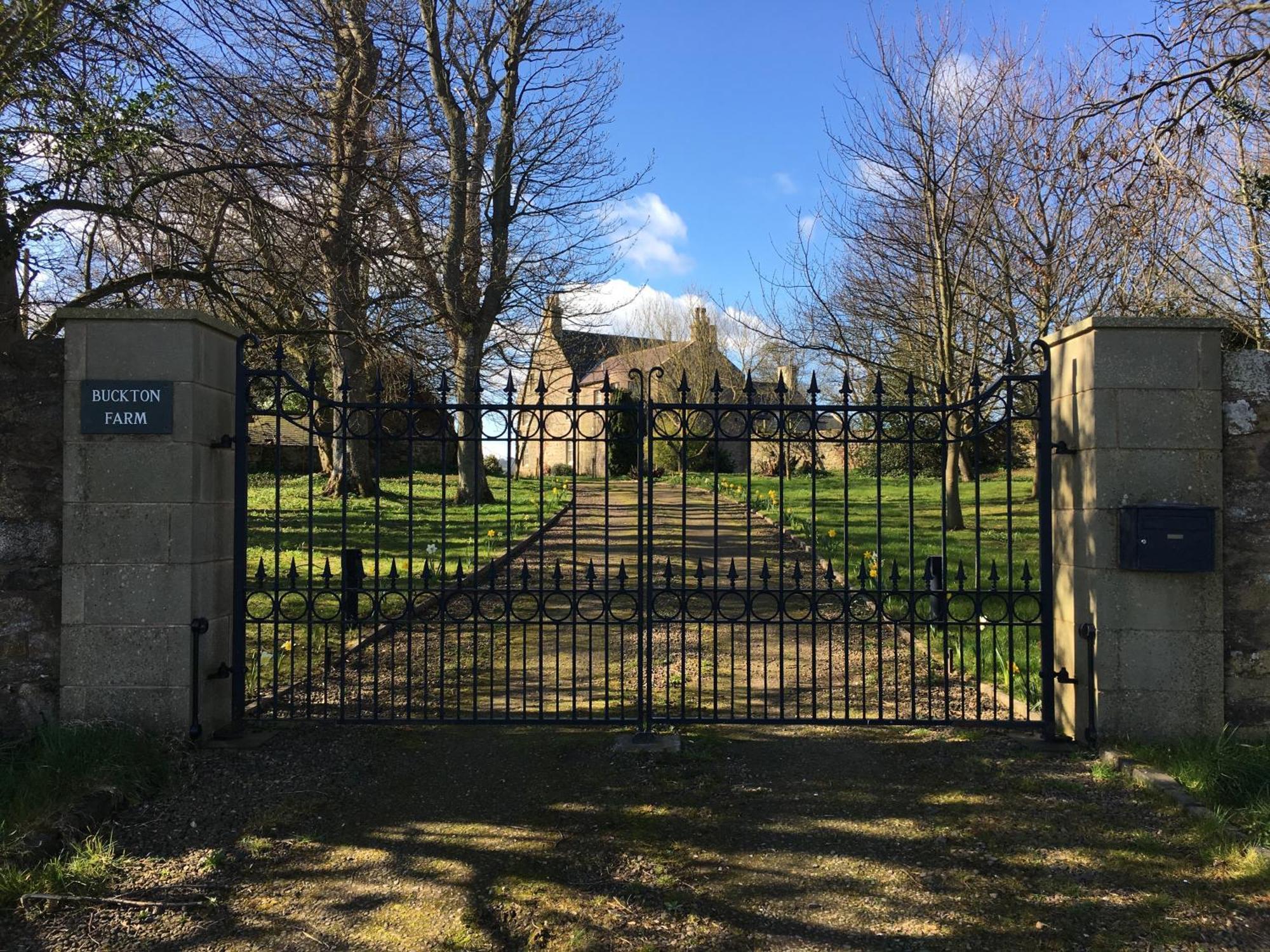 Buckton Farmhouse Белфърд Екстериор снимка